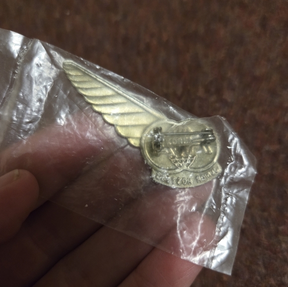 NEW Vintage TWA Junior Hostess Flight Pin Sealed in Bag - Picture 2 of 2